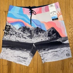 Billabong eyesolation boardshort sz 32 NWT